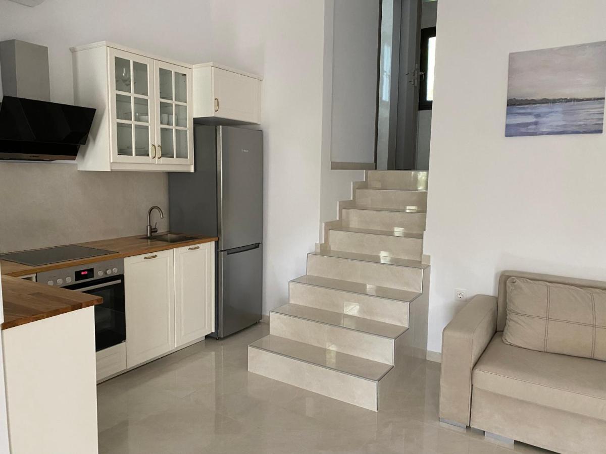 Irini Apartment Ханиоти Экстерьер фото