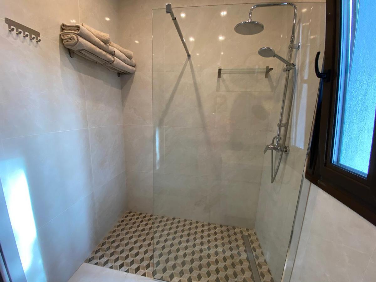 Irini Apartment Ханиоти Экстерьер фото
